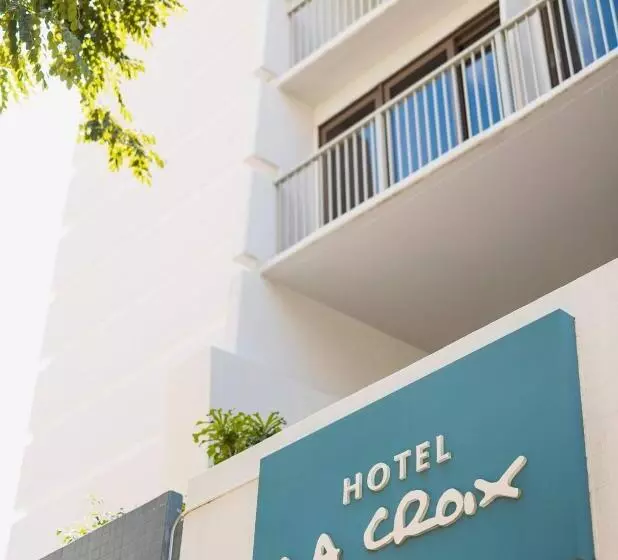 Suites At La Croix Hotel Honolulu Hi