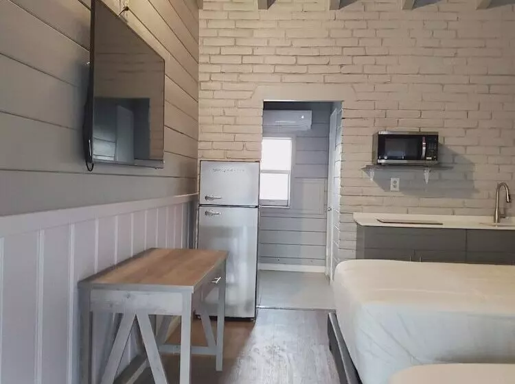 ホテル Hollywood Gardens Inn & Suites
