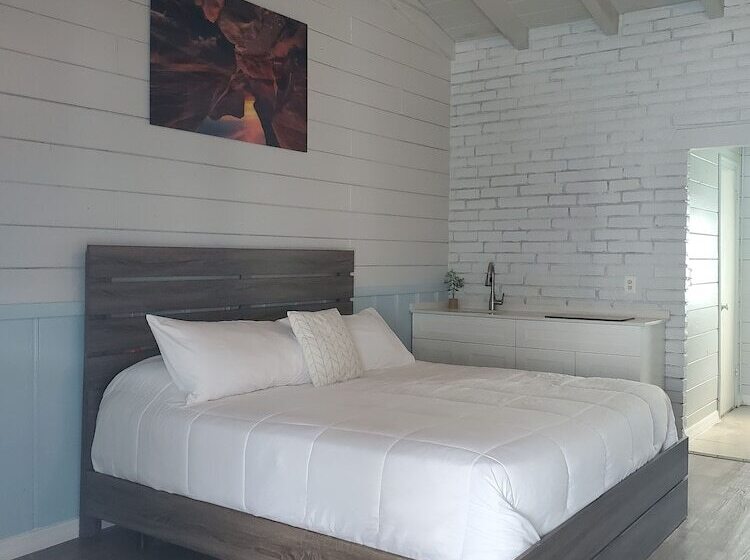 فندق Hollywood Gardens Inn & Suites