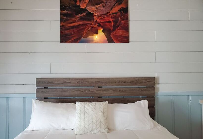 فندق Hollywood Gardens Inn & Suites