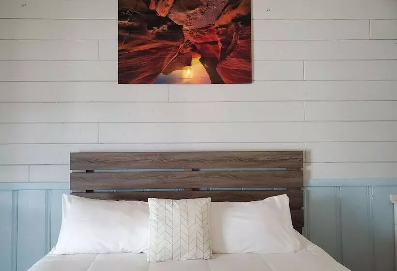 ホテル Hollywood Gardens Inn & Suites