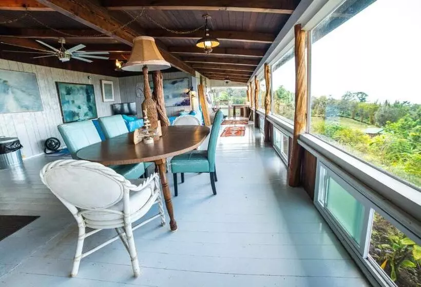 هتل Aeolian Ranch Guest House
