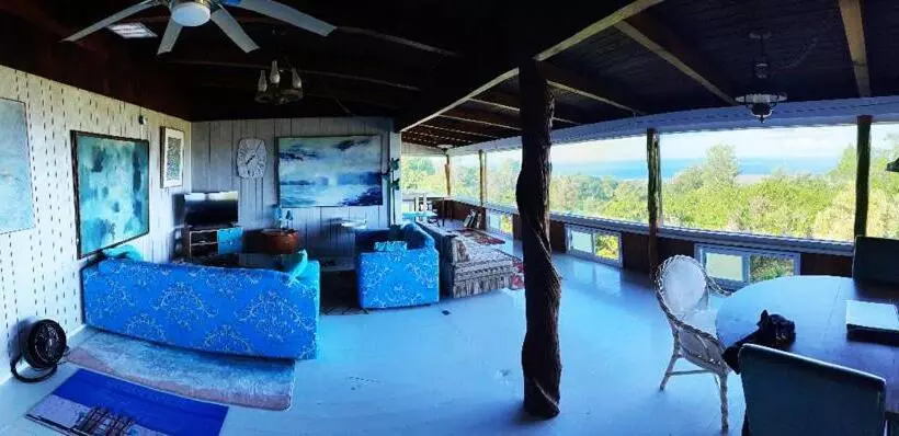 هتل Aeolian Ranch Guest House