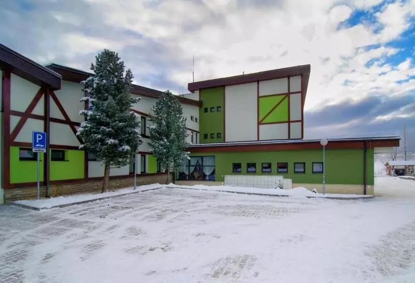 ホテル Apartmanovy Dom Familia Smokovec