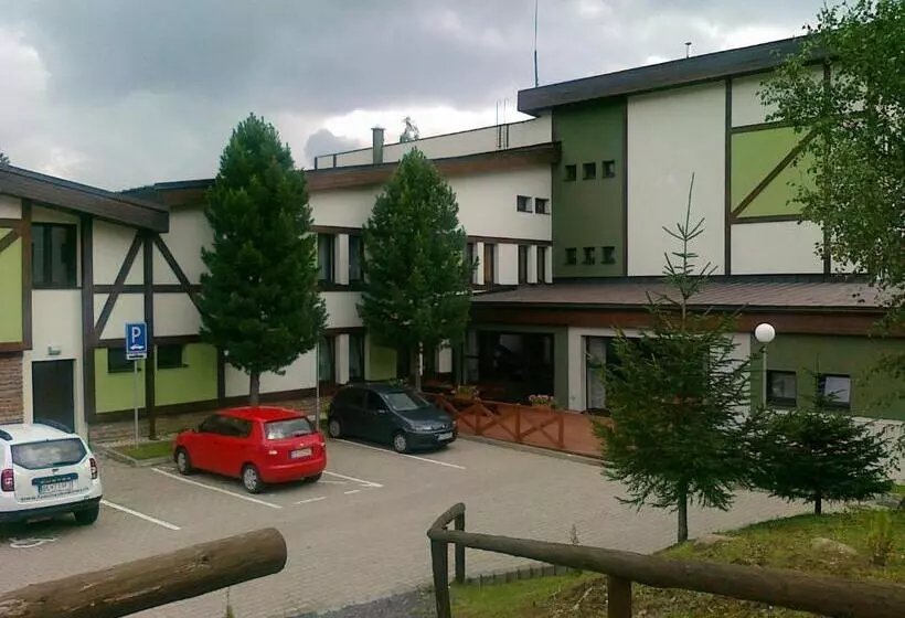 ホテル Apartmanovy Dom Familia Smokovec