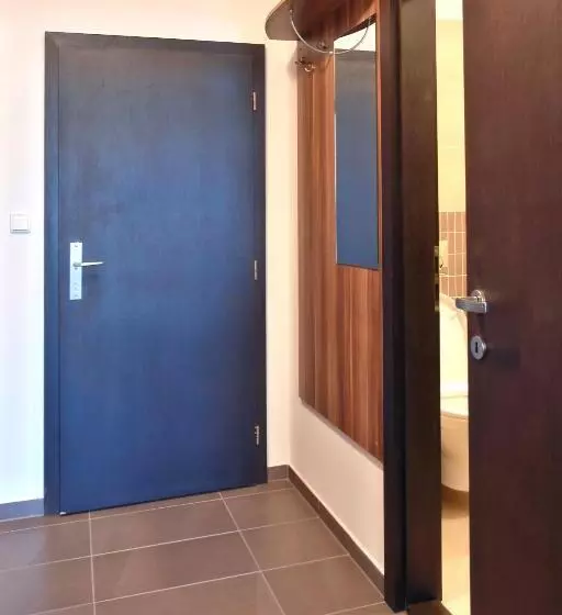 ホテル Apartmanovy Dom Familia Smokovec
