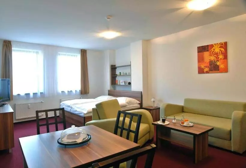 ホテル Apartmanovy Dom Familia Smokovec
