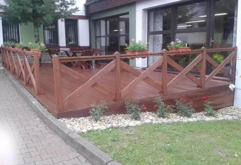 ホテル Apartmanovy Dom Familia Smokovec