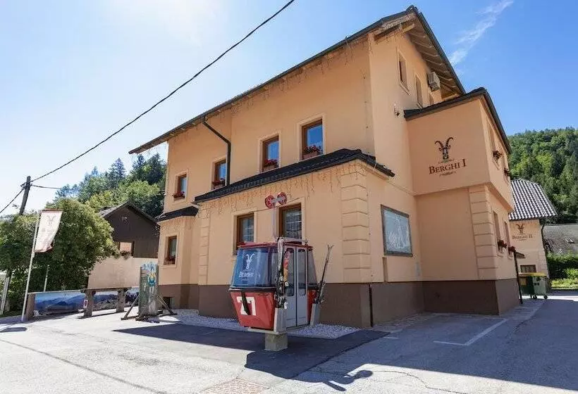 Berghi Hotel And Apartments