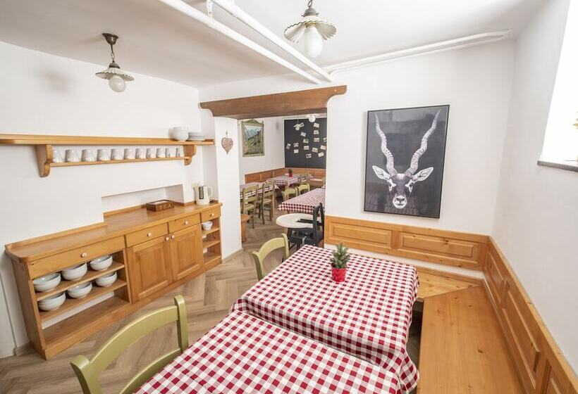 Berghi Hotel And Apartments