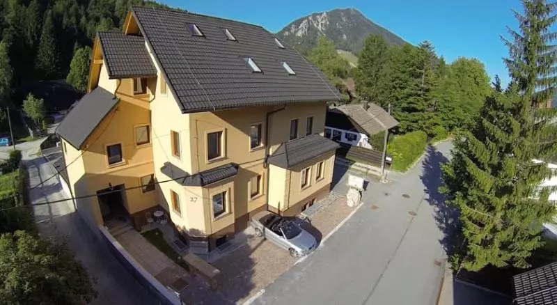 Berghi Hotel And Apartments