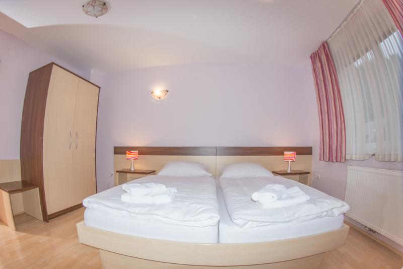 Berghi Hotel And Apartments