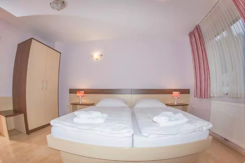 Berghi Hotel And Apartments
