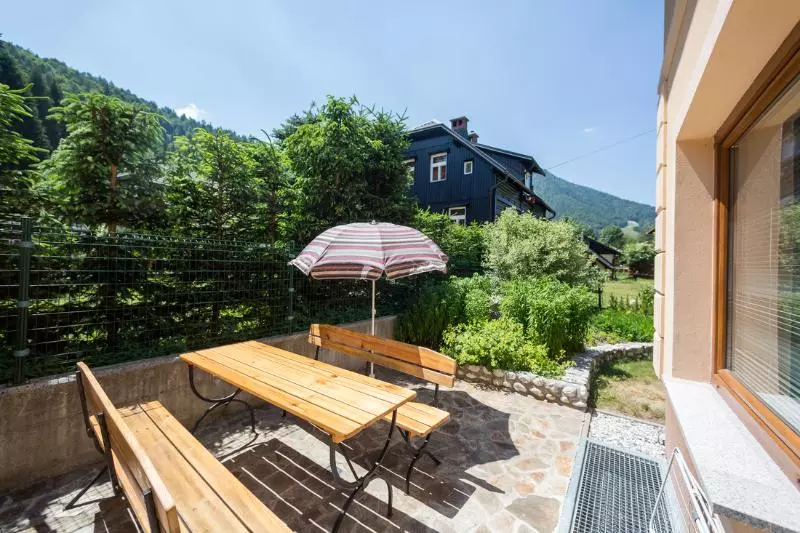 Berghi Hotel And Apartments
