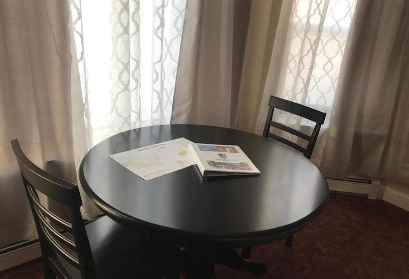 호텔 Castle Creek Manor