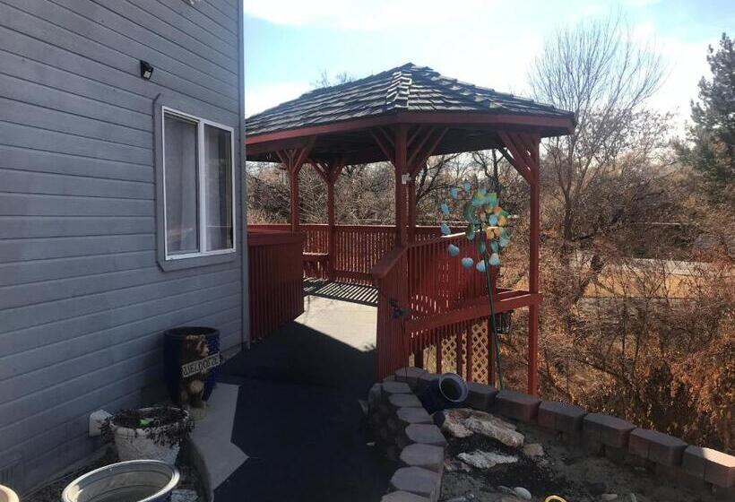 호텔 Castle Creek Manor