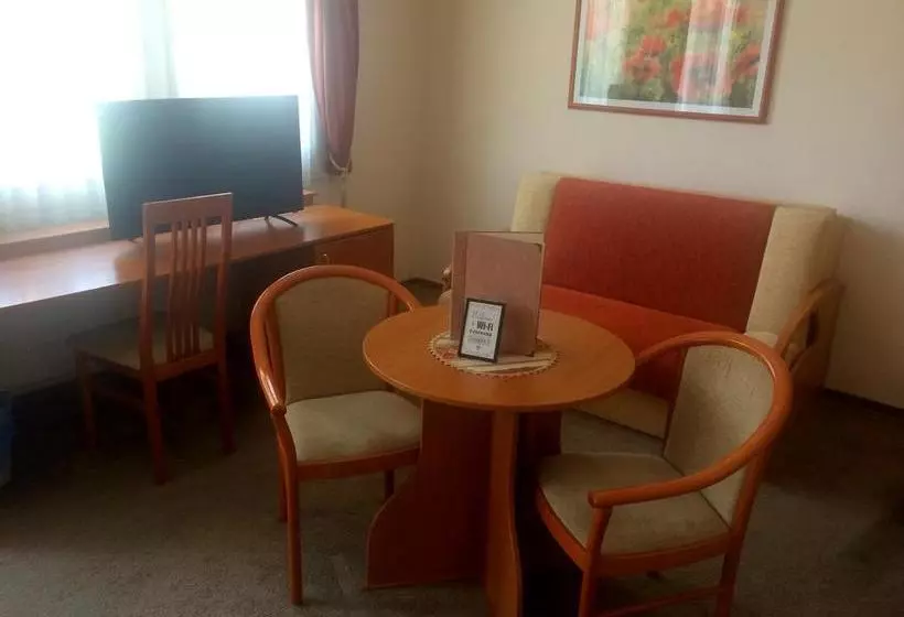 هتل Corner