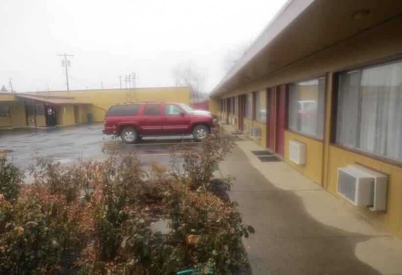 فندق Downtowner Inn