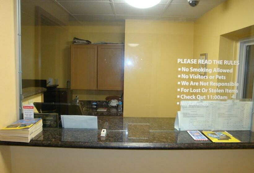 فندق Economy Inn