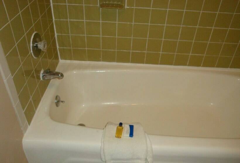 فندق Economy Inn