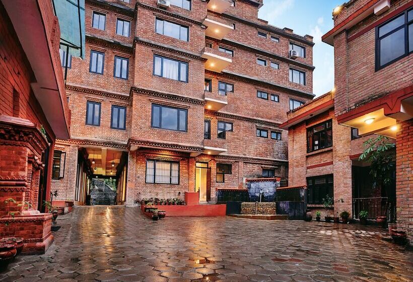 هتل Golden Temple Inn