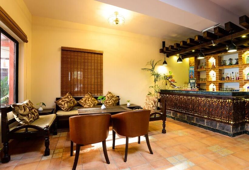 هتل Golden Temple Inn