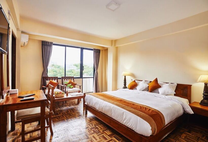 هتل Golden Temple Inn