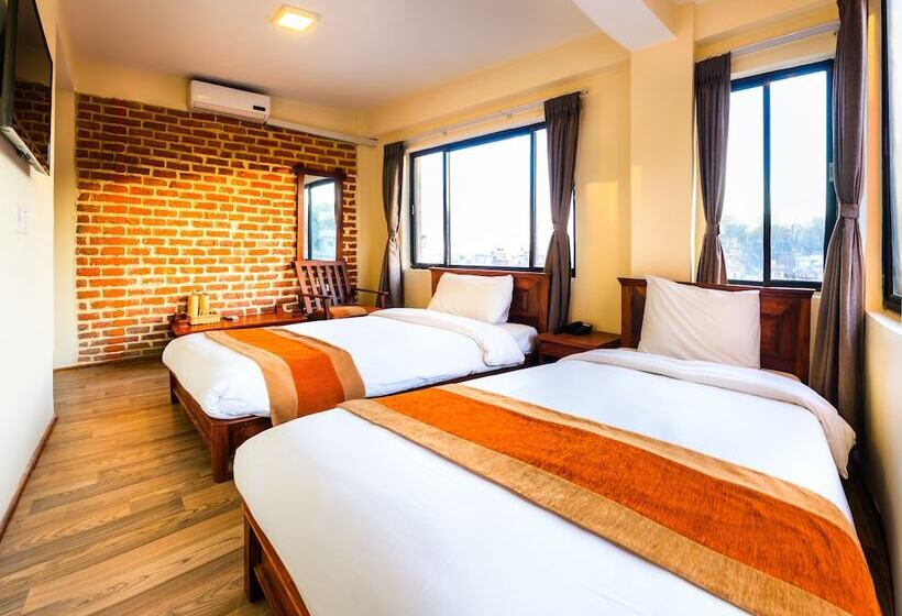 هتل Golden Temple Inn