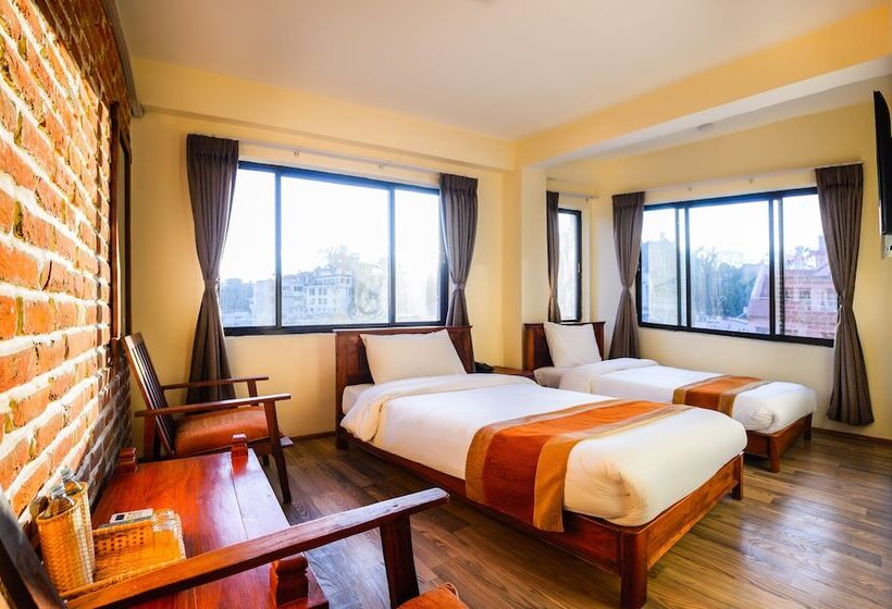 هتل Golden Temple Inn