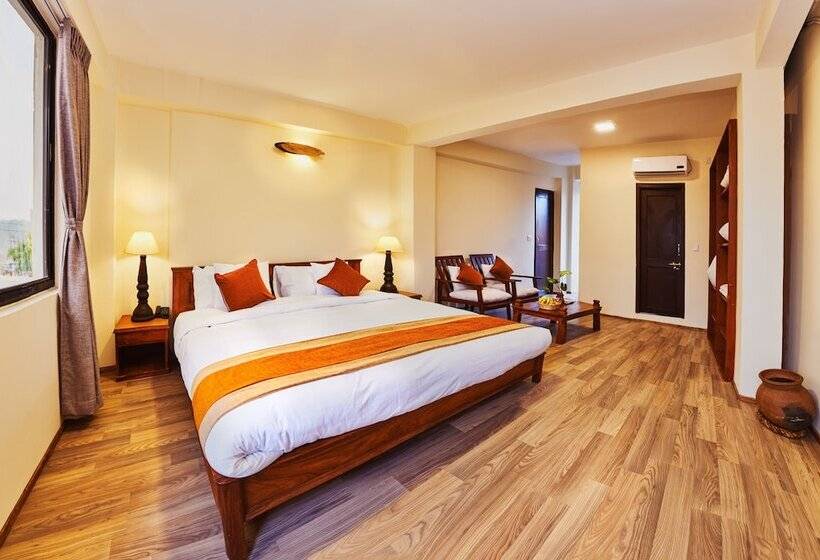 هتل Golden Temple Inn