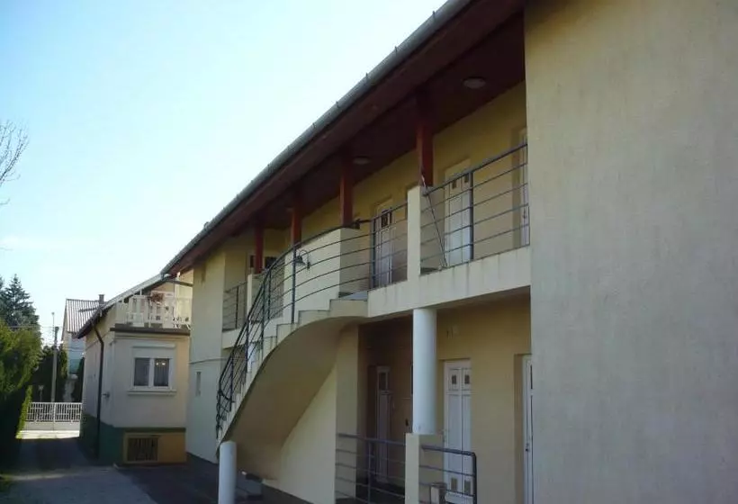 ホテル Jankó Apartmanház
