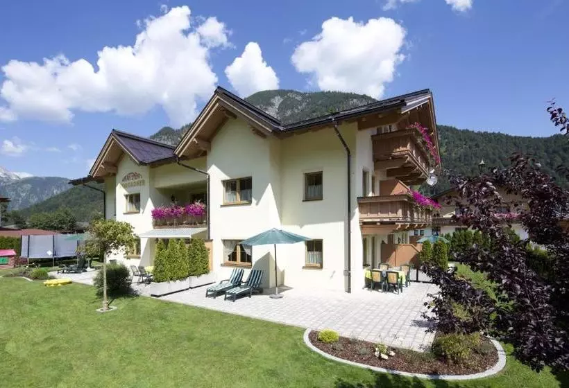 ホテル Kinigadner Appartements
