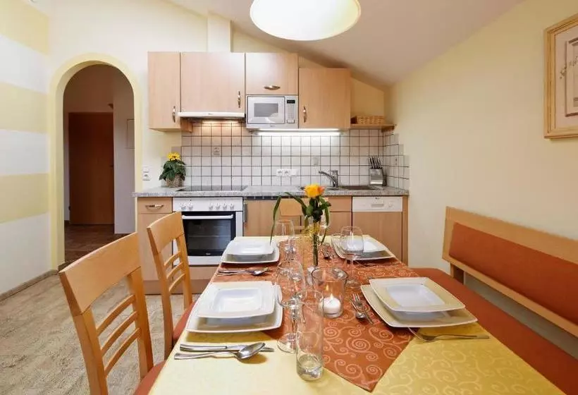 ホテル Kinigadner Appartements