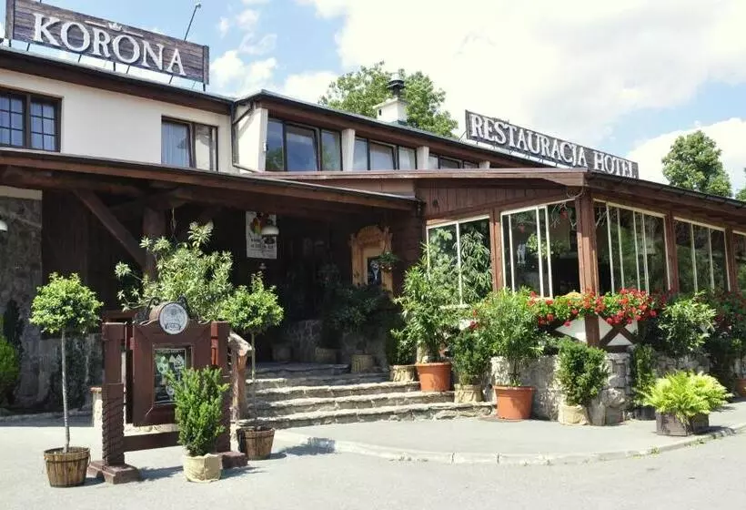 Hotelli Korona