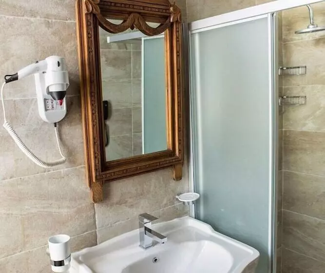 هتل Kyrenia Palace Boutique