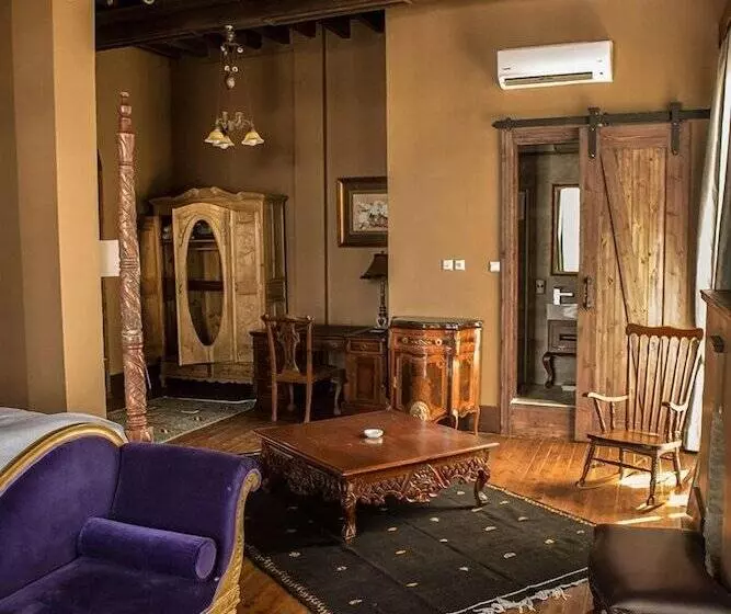 هتل Kyrenia Palace Boutique