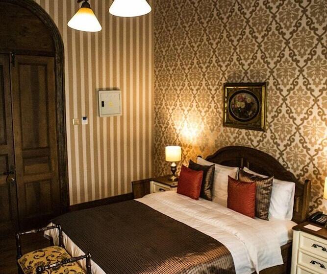 Отель Kyrenia Palace Boutique