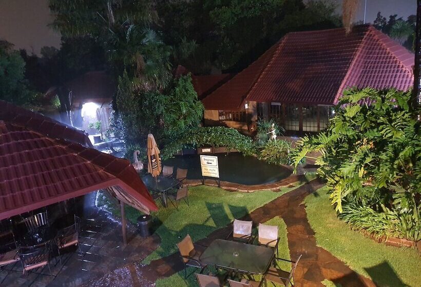 Отель Mannah Guest Lodge