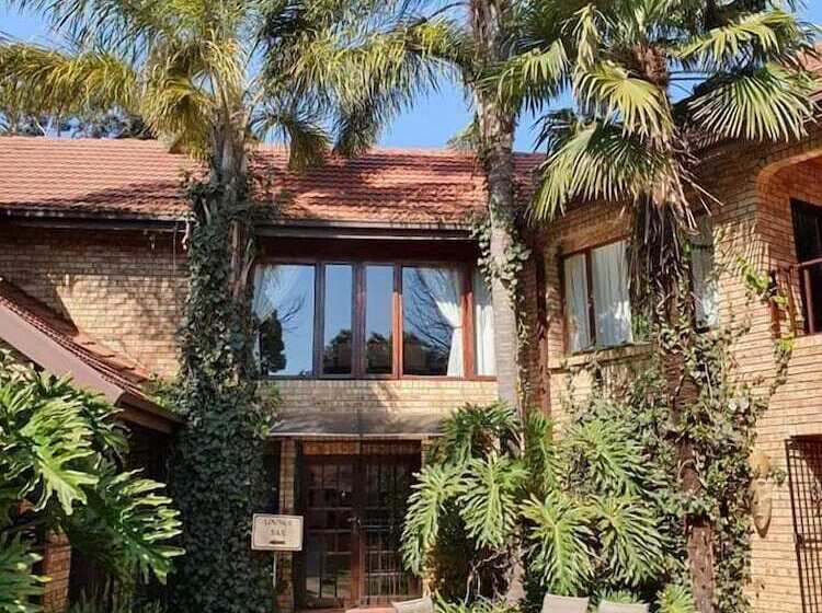 Отель Mannah Guest Lodge