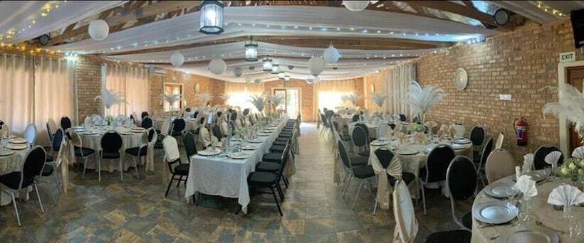 Отель Mannah Guest Lodge