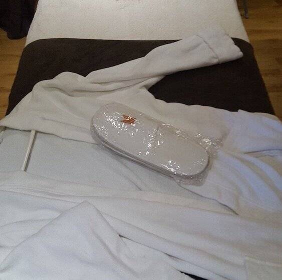 Отель Mannah Guest Lodge