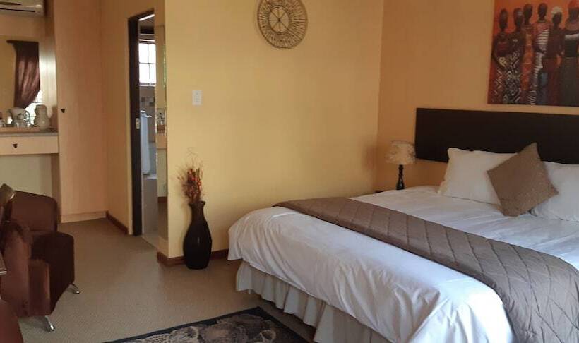 Отель Mannah Guest Lodge