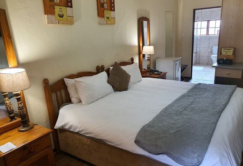 Отель Mannah Guest Lodge