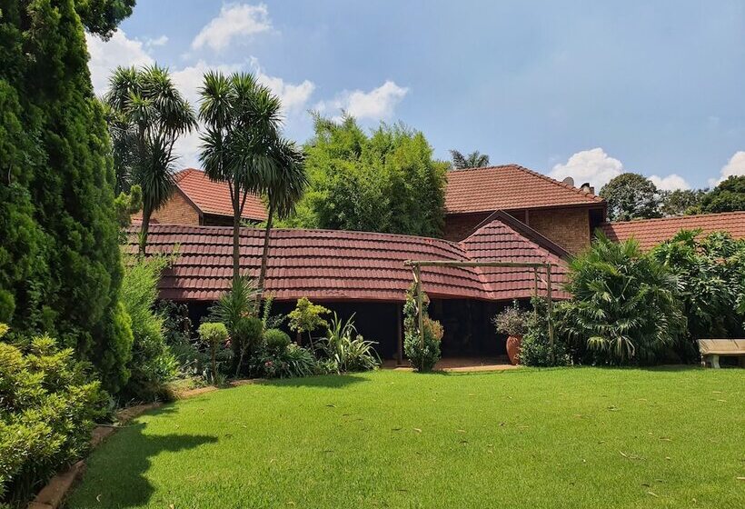 Отель Mannah Guest Lodge