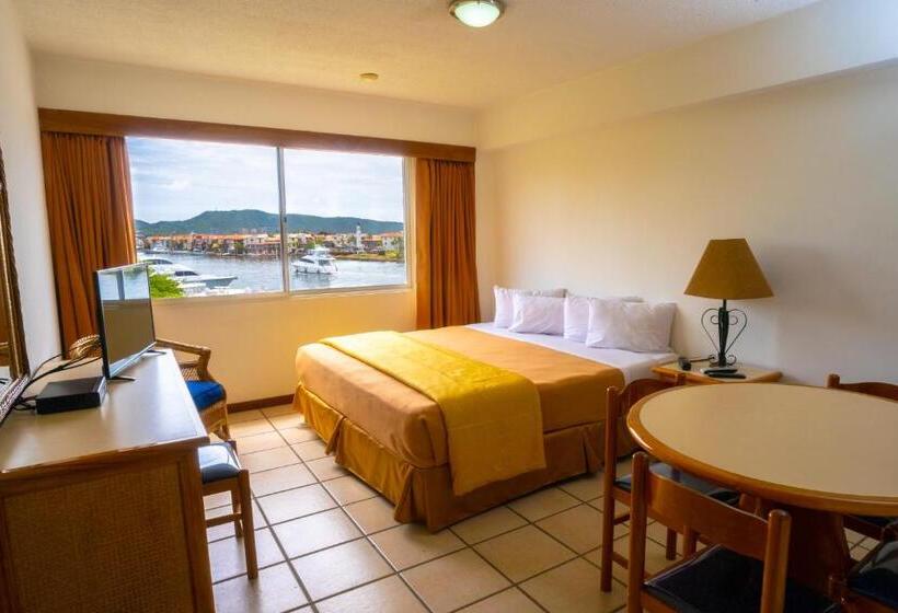 هتل Marina  Aqua Vi Suites