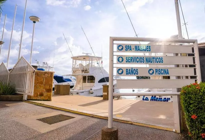 هتل Marina Aqua Vi Suites