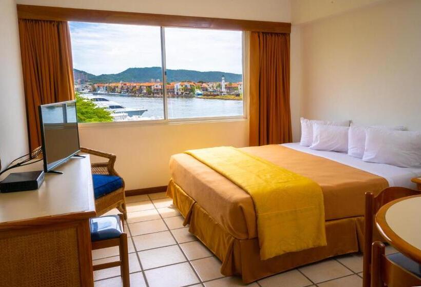 هتل Marina  Aqua Vi Suites