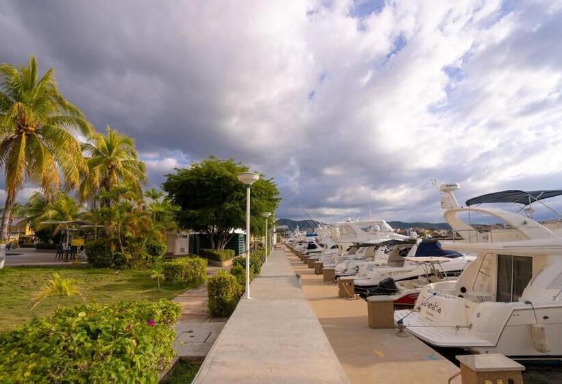 هتل Marina  Aqua Vi Suites