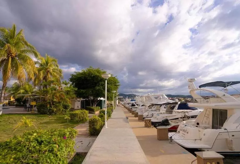 هتل Marina Aqua Vi Suites