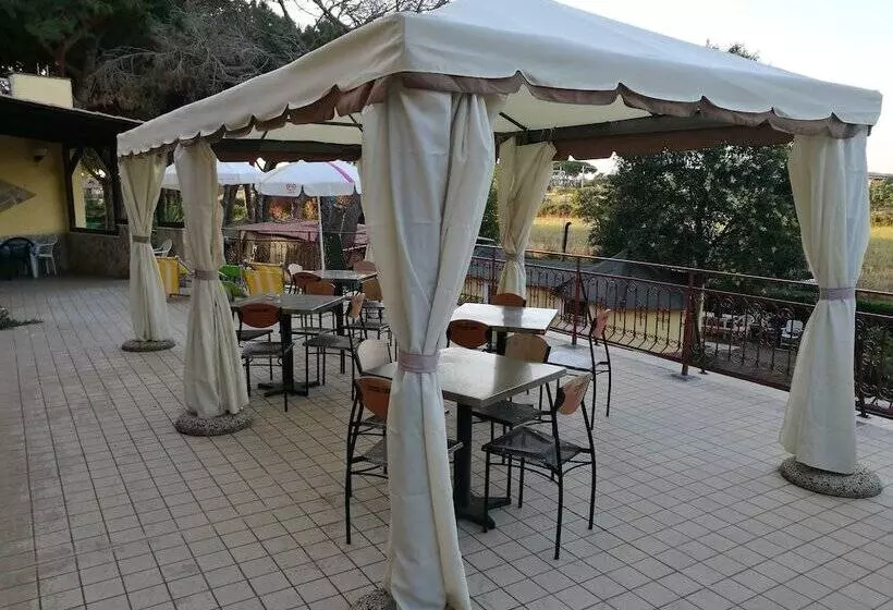 Hotelli Paradiso